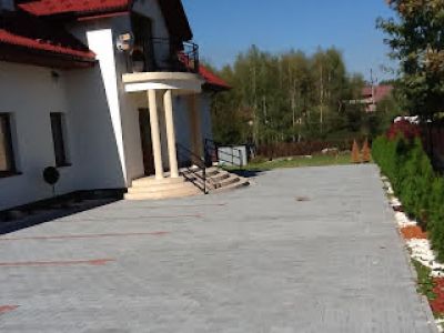 Obiekt użytkowy z gruntem 3800 m2 i dużym parkingiem przy Dk 94 Tarnów